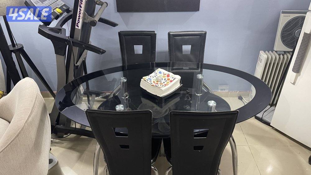 طاولة طعام 2 رف زجاجي + اربع كراسي1