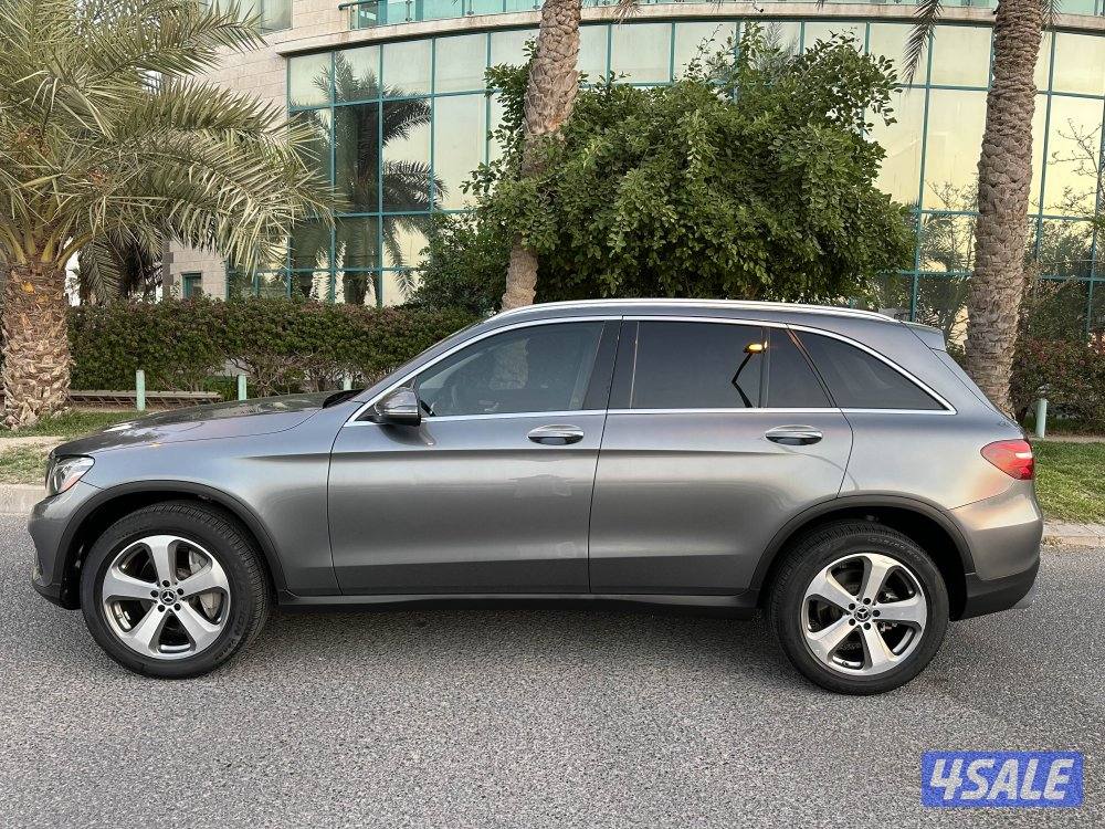 للبيع جيب مرسيدس حجم 300 GLC موديل 2018 صبغ الوكالة0