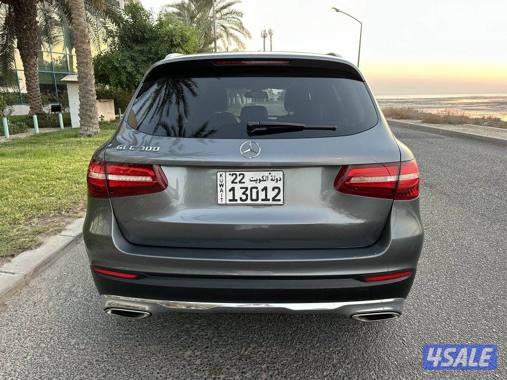 للبيع جيب مرسيدس حجم 300 GLC موديل 2018 صبغ الوكالة3
