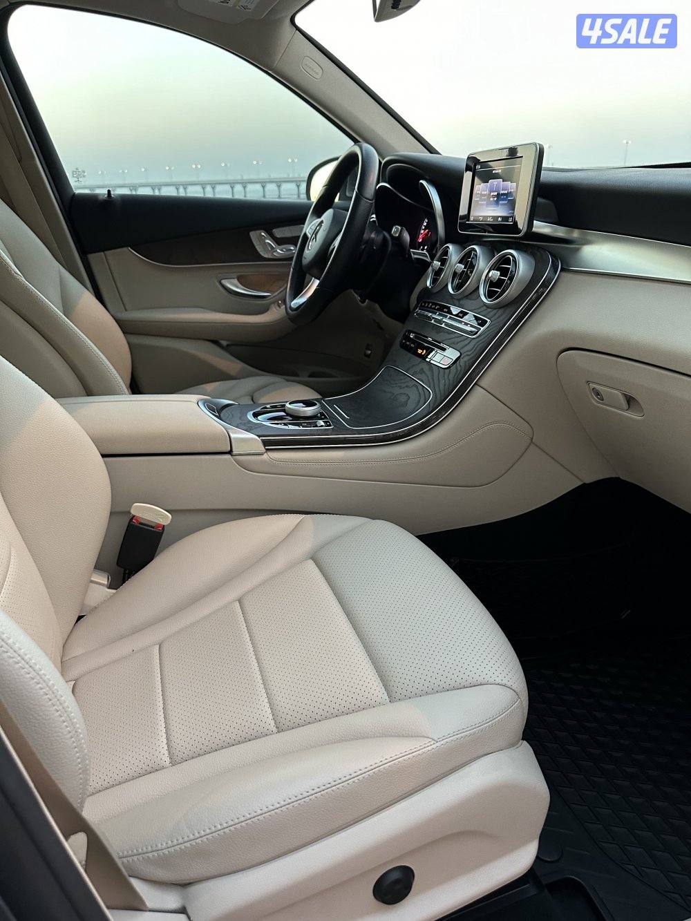 للبيع جيب مرسيدس حجم 300 GLC موديل 2018 صبغ الوكالة10