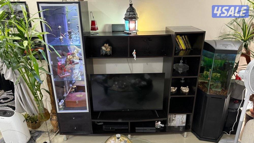 للبيع مكتبة تليفزيون ايكيا بحالة فوق الممتاز3