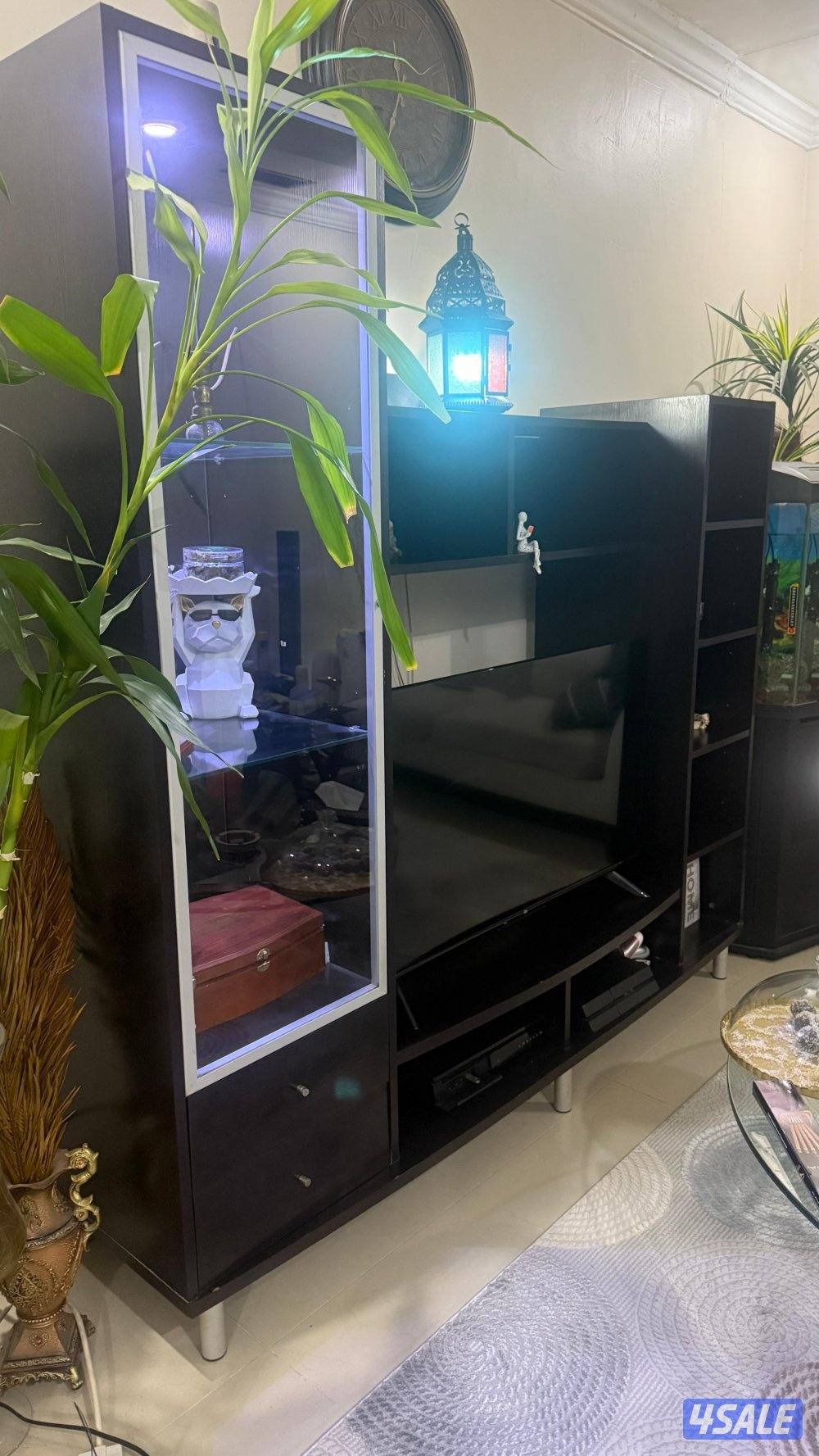 للبيع مكتبة تليفزيون ايكيا بحالة فوق الممتاز4