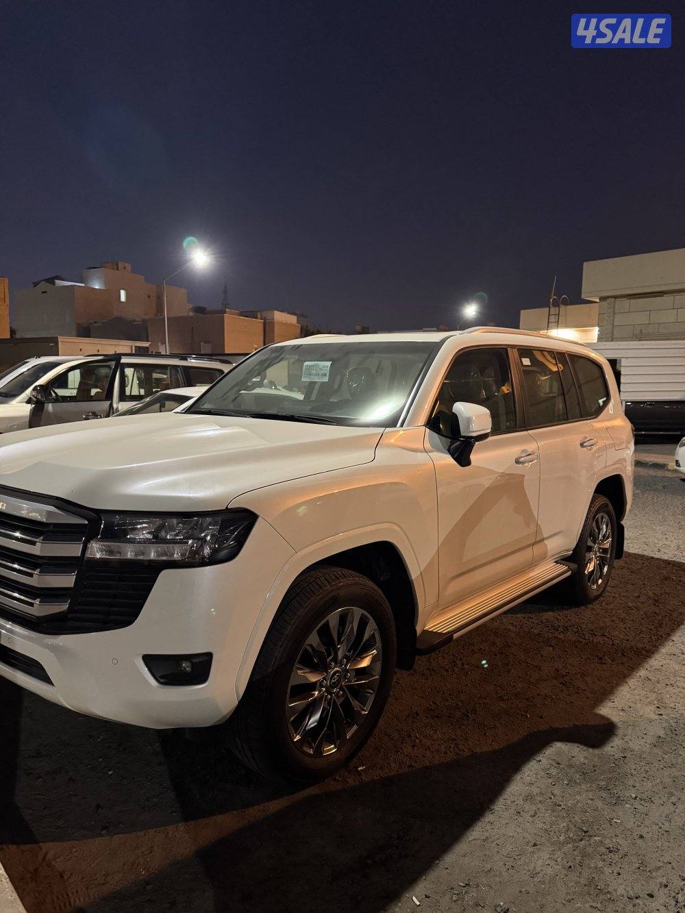 لاندكروز الساير 2024 ماشي 10 الالف فقط1