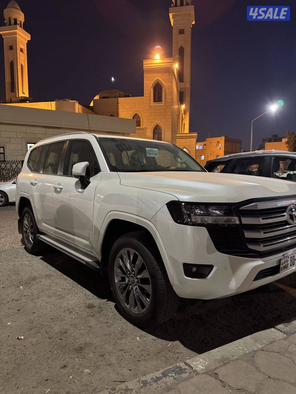 لاندكروز الساير 2024 ماشي 10 الالف فقط5