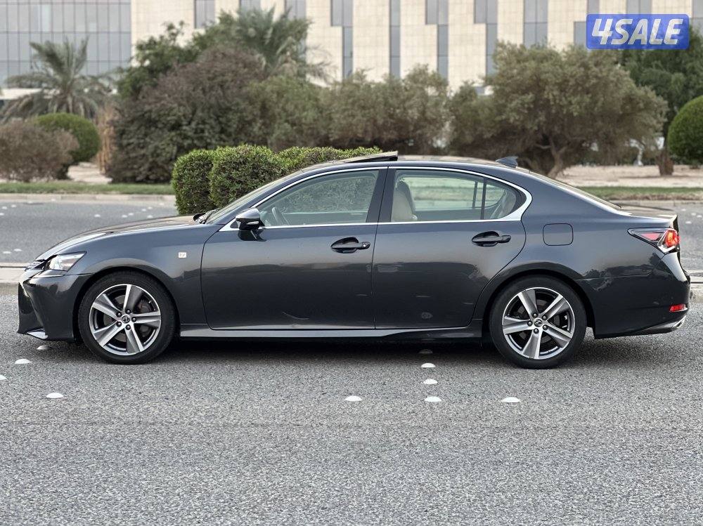 لكزس GS300 موديل 2019 عداد (65) الف فقط وارد الوكاله شرط الفحص1