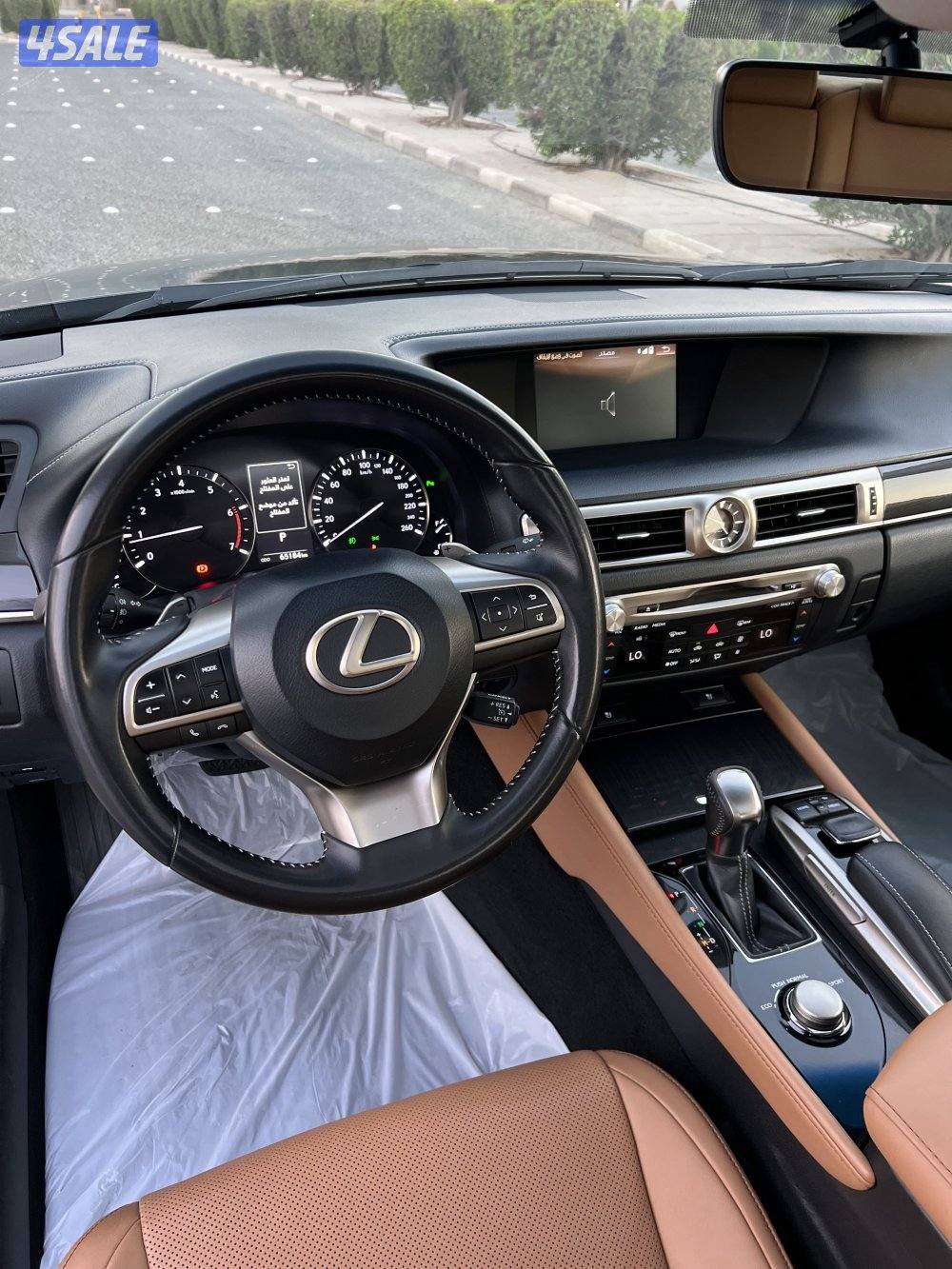 لكزس GS300 موديل 2019 عداد (65) الف فقط وارد الوكاله شرط الفحص3