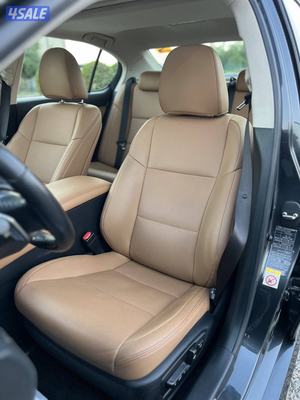 لكزس GS300 موديل 2019 عداد (65) الف فقط وارد الوكاله شرط الفحص5