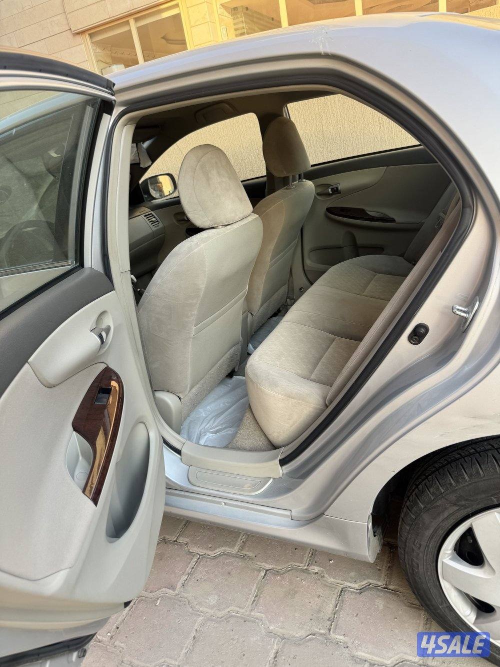 تويوتا كورولا ٢٠٠٩ ممشي ٧٧ الف كم فقط - صبغ الوكالة - corolla 77000 KM3