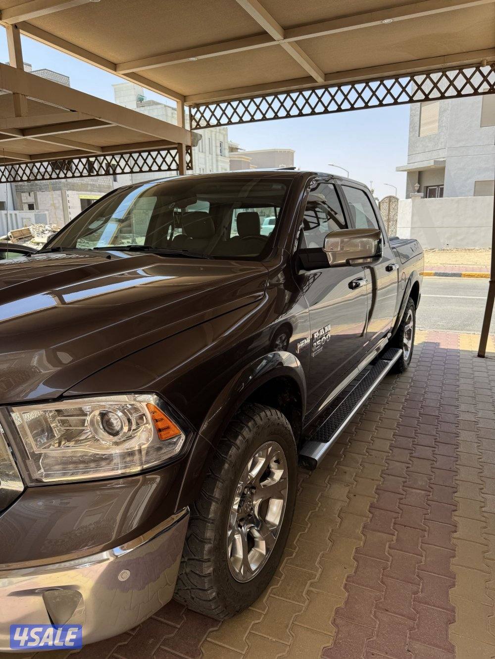 للبيع وانيت دوج رام0