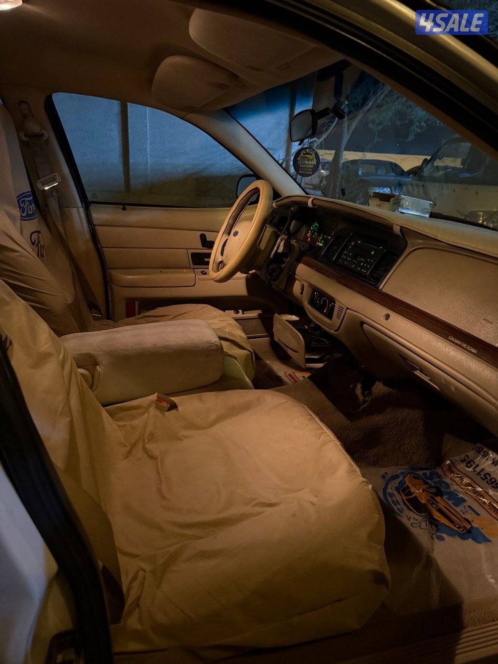 للبيع فورد فيكتوريا موديل 20101