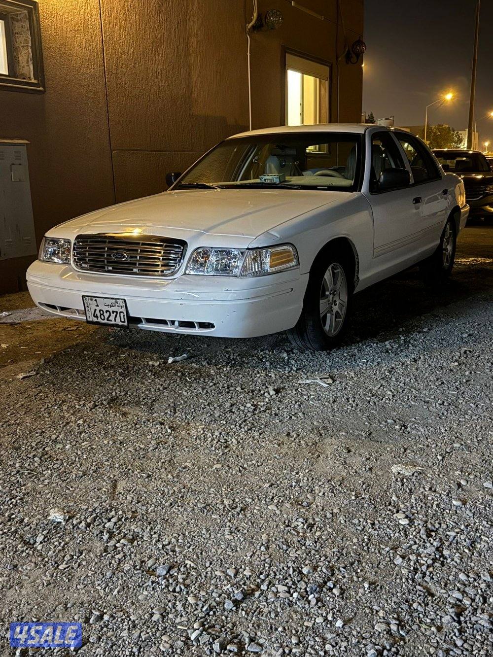 للبيع فورد فيكتوريا موديل 20100