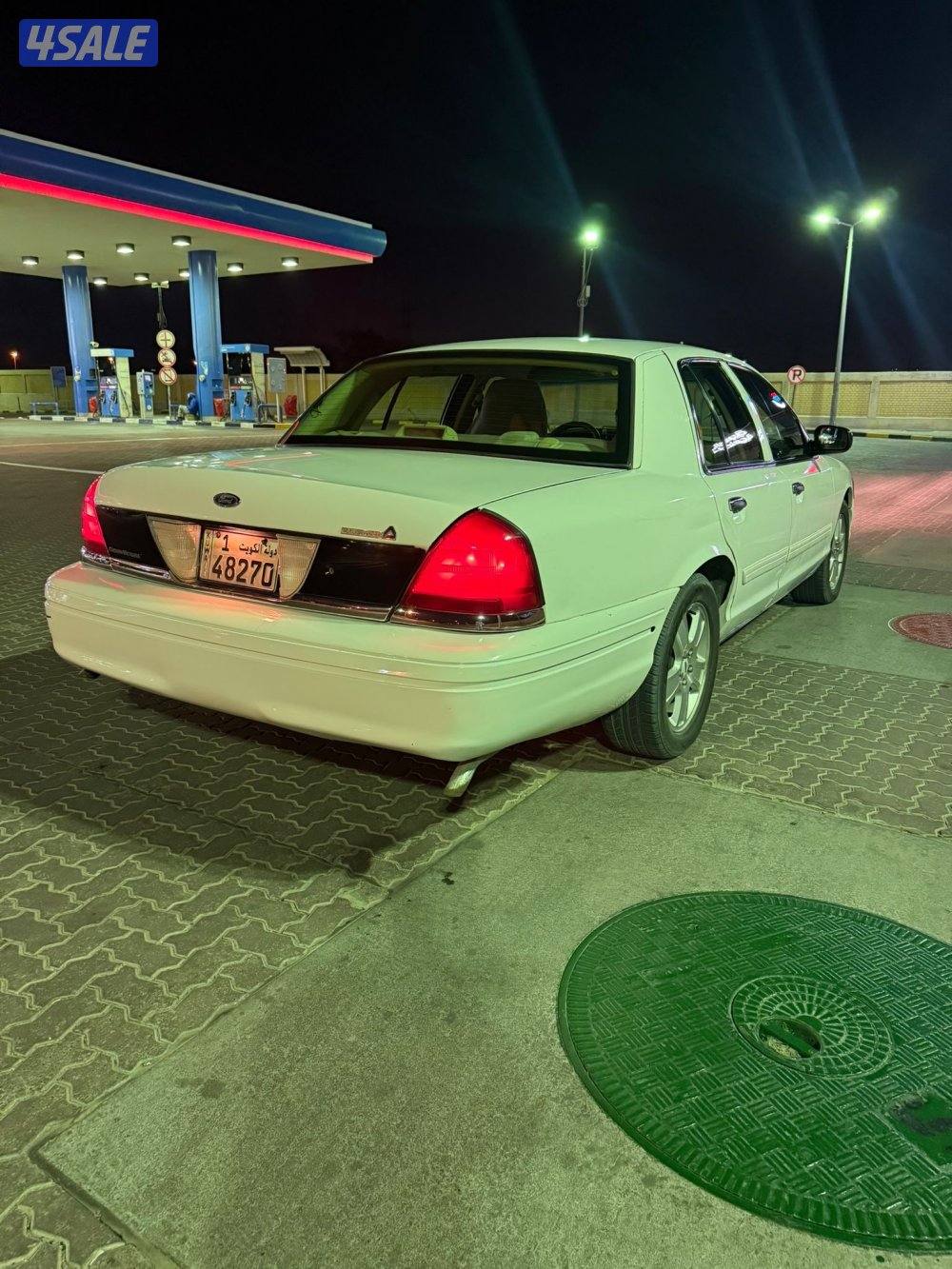 للبيع فورد فيكتوريا موديل 20102