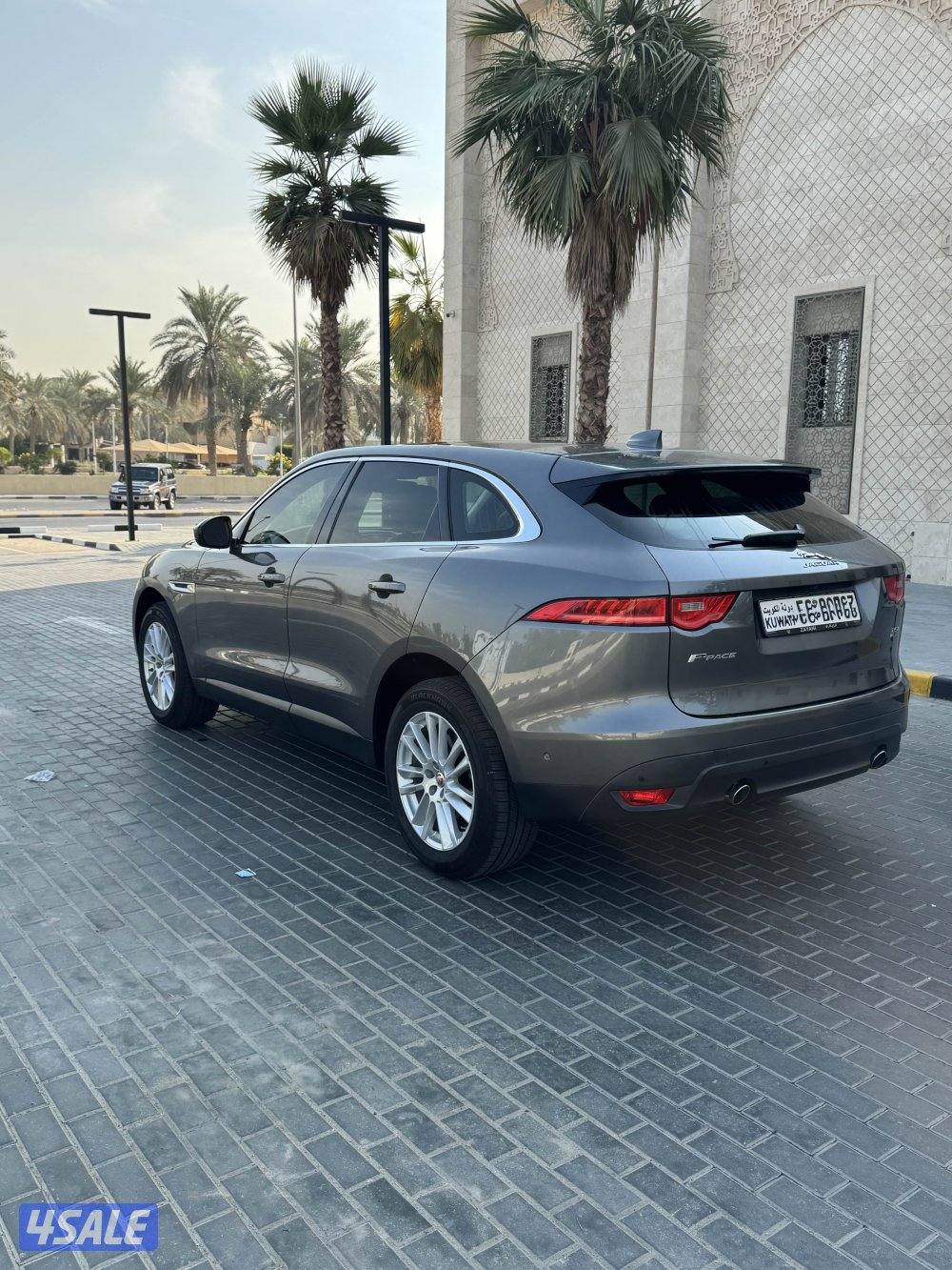 F-PACE بحالة الوكالة اعلى فئة3