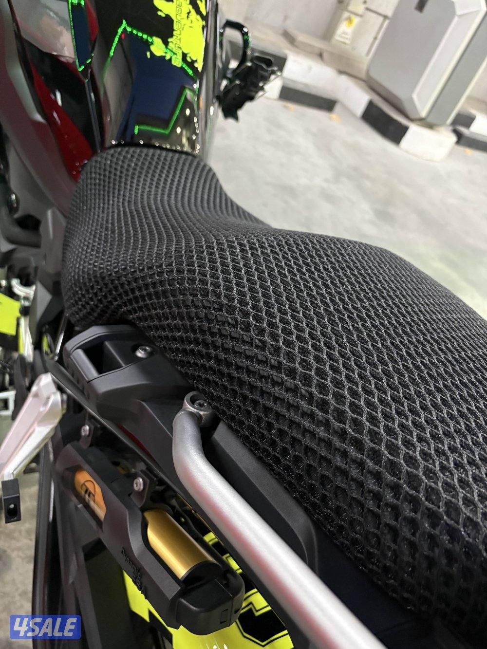 Bmw 750 triprl blak3