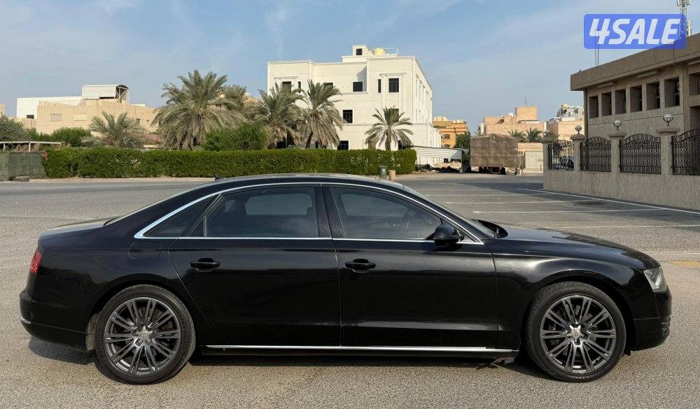 بحالة ممتازة جدا اودي A8L وكالة الكويت موديل 2011 مواصفات خاصة داخلية4