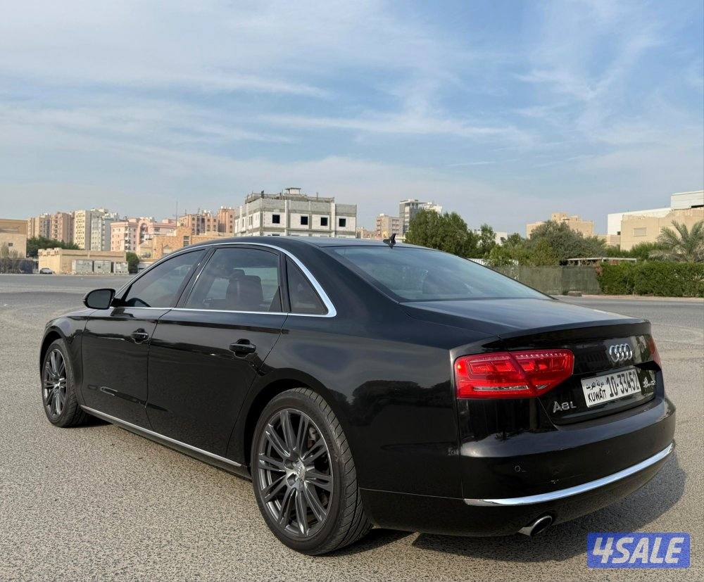 بحالة ممتازة جدا اودي A8L وكالة الكويت موديل 2011 مواصفات خاصة داخلية0
