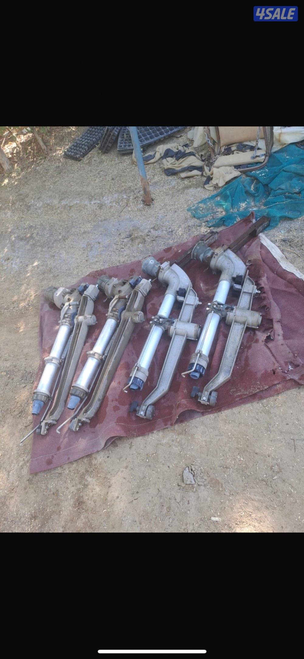 للبيع رشاشات ماء كبيرة جدا وشتلات زينة جملة عدد ٢٠٠ حبة0