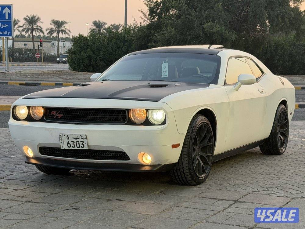 للبيع تشالنجر 2012 بحالة ممتازة1