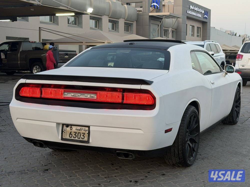 للبيع تشالنجر 2012 بحالة ممتازة2