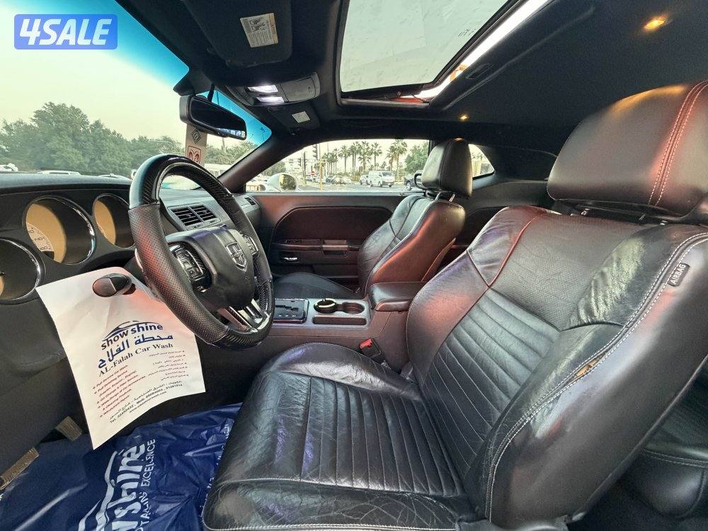 للبيع تشالنجر 2012 بحالة ممتازة5