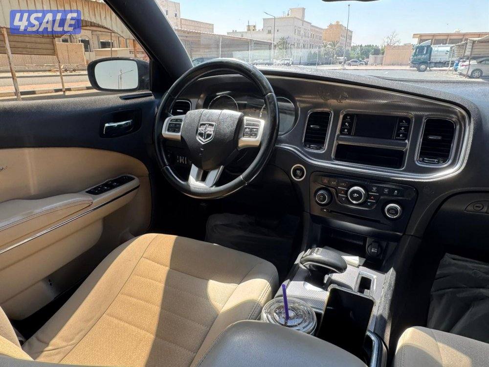 للبيع دودج جارجر 20141