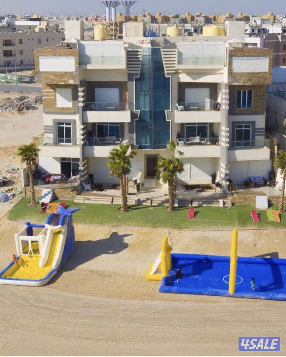 للايجار شاليهات برايفت وشقق عالخور شباب عوايل متوفر راس السنه بأسعار 🔥1