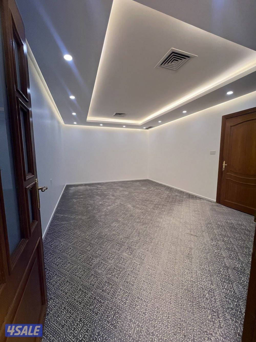 للبيع فيلا ام الهيمان تكيف مركزي1