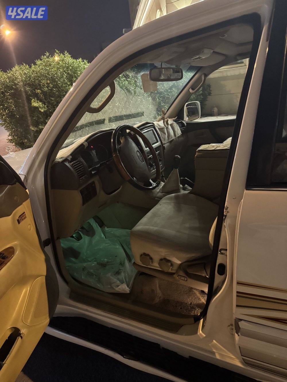 للبيع لاندكروز ٢٠٠٦ قير عادي3