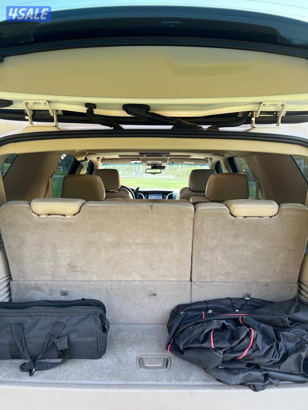 للبيع اسكاليد وكالة الكويت8