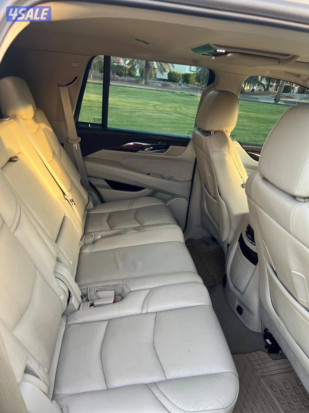 للبيع اسكاليد وكالة الكويت7