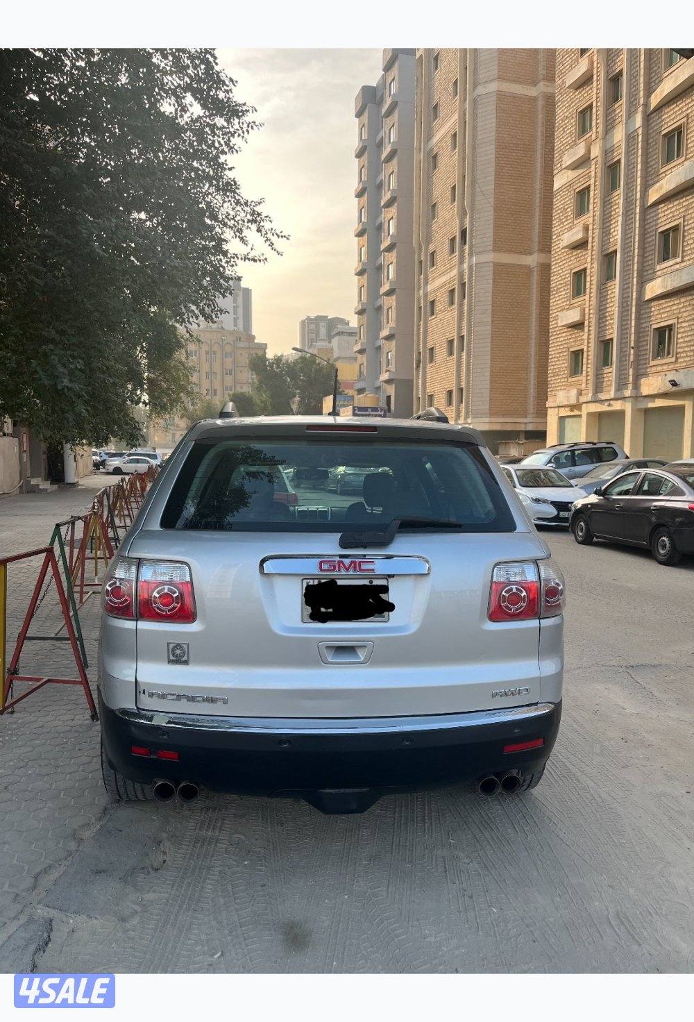 بحالة جيدة جداً GMC أكاديا 201011