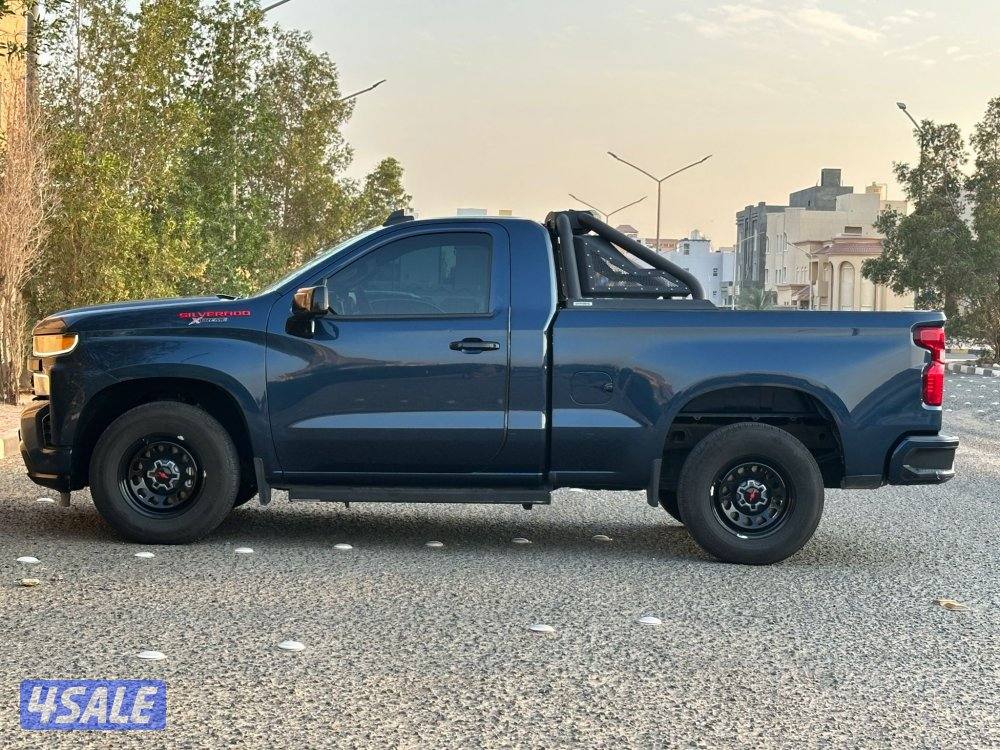 سلفرادو Xtream موديل 2022 ماشي 125 الف5