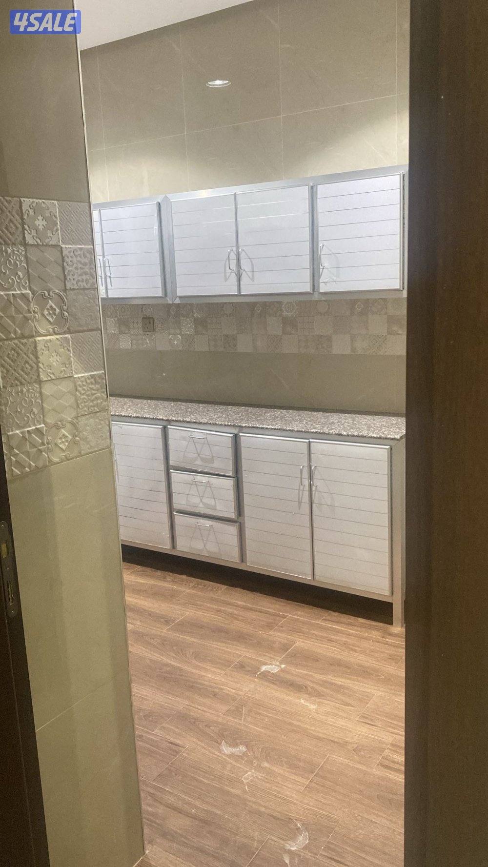 شقه للايجار غرب عبدالله مبارك للمعاريس كويتين فقط0