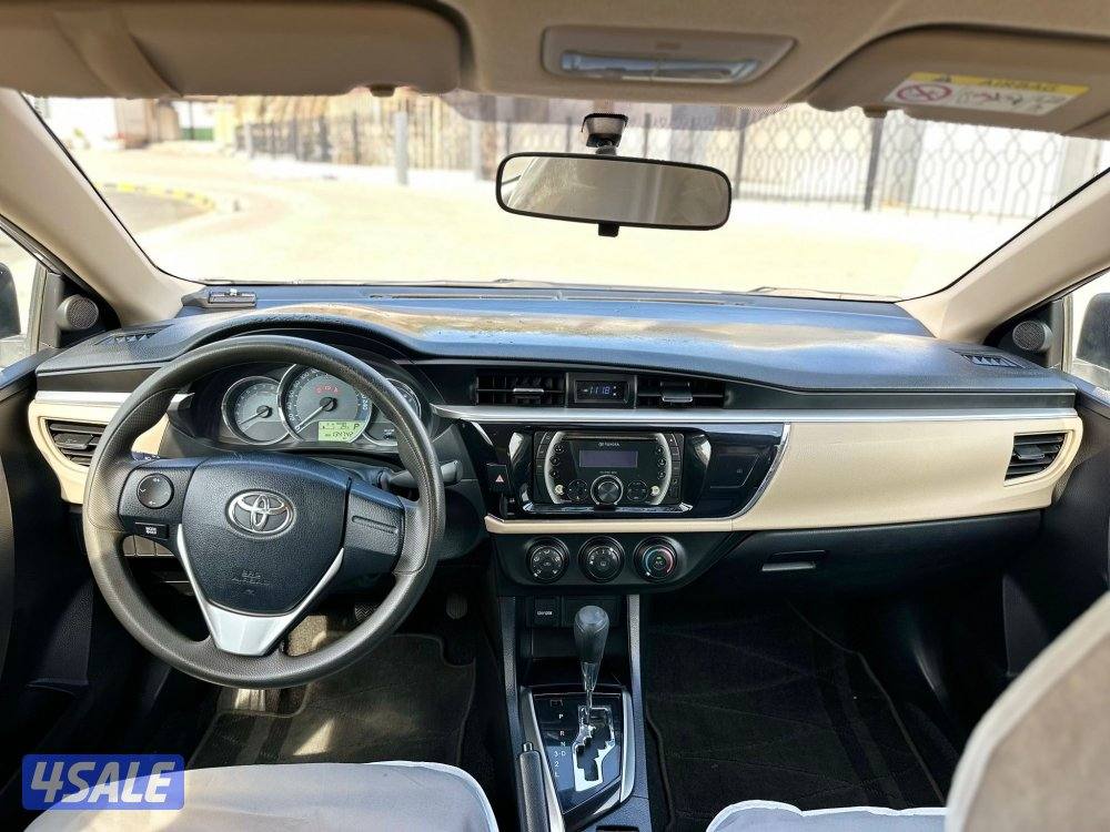 للبيع تويوتا كرولا 20152