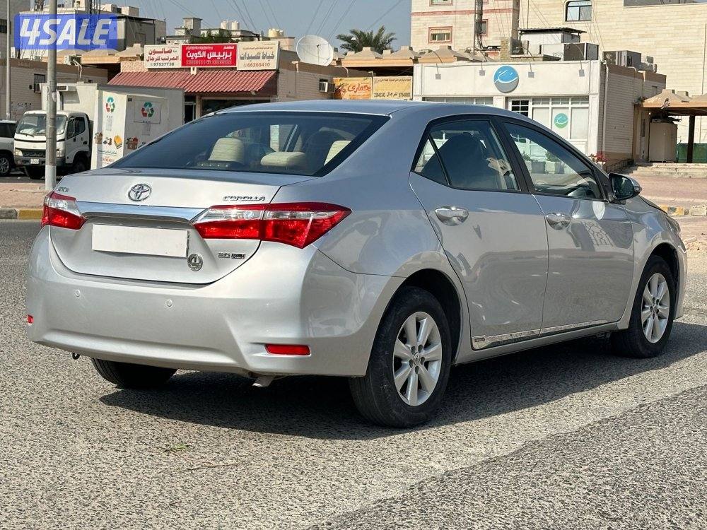 للبيع تويوتا كرولا 20153