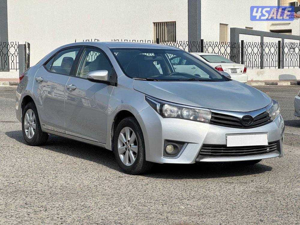 للبيع تويوتا كرولا 20154