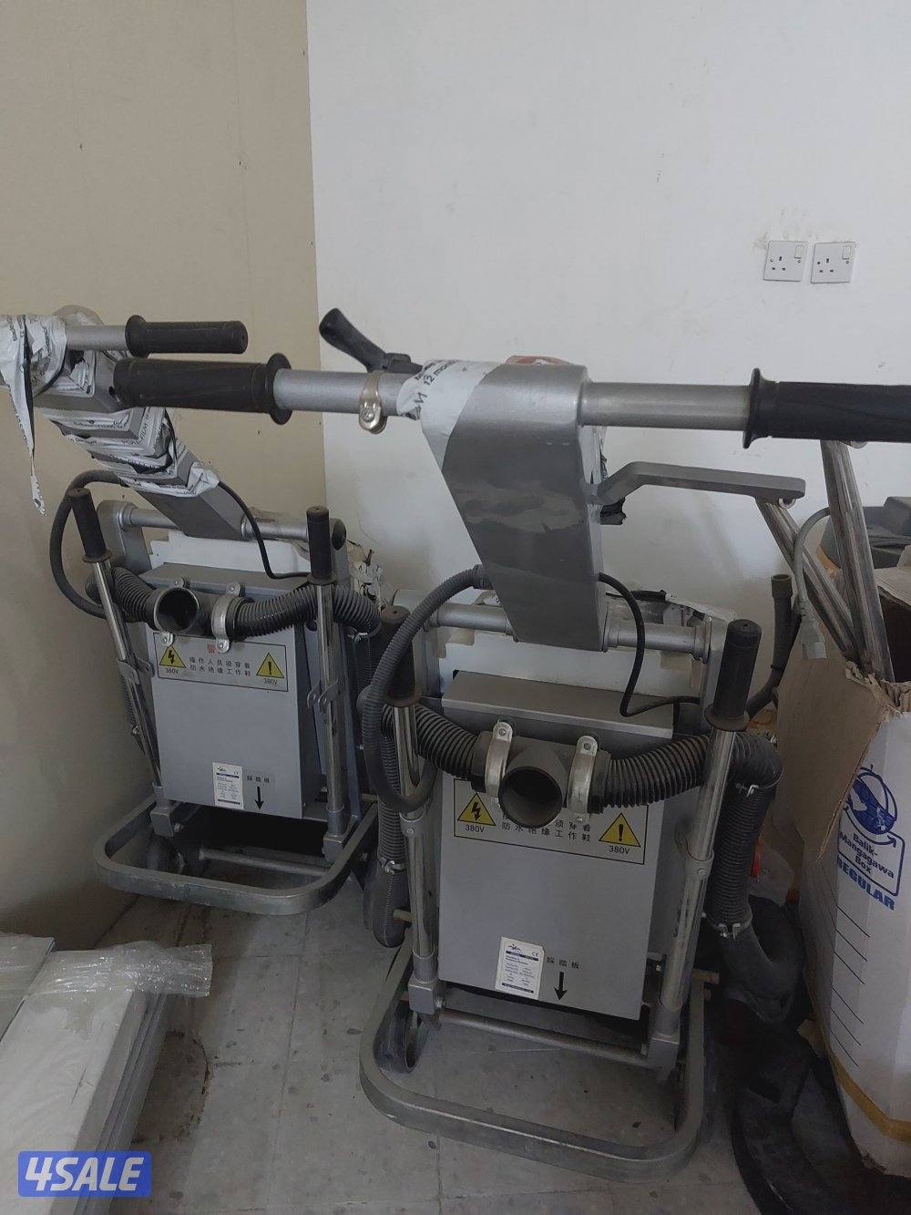 للبيع جلايات ومكينتين شفط0