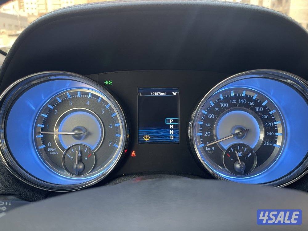 للبيع دوج كرايسلر C300 هيمي 8 سلندر ( واتساب فقط )2