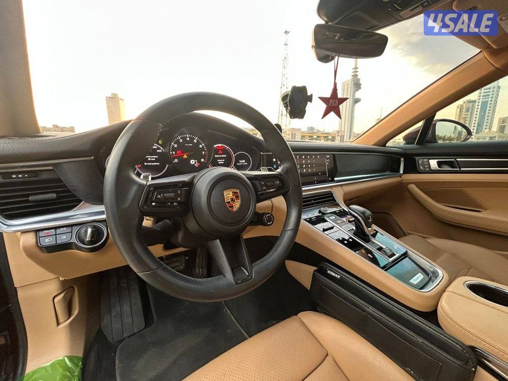 بورش باناميرا
Platinum Edition8