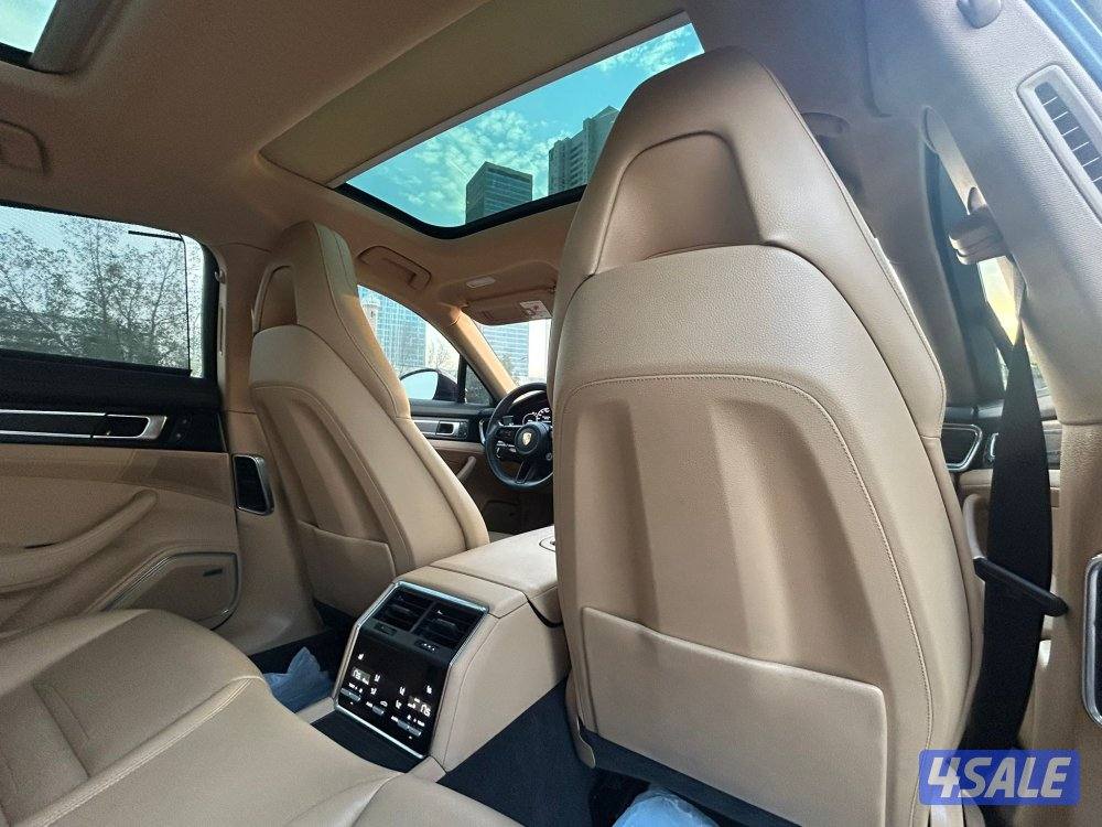 بورش باناميرا
Platinum Edition13