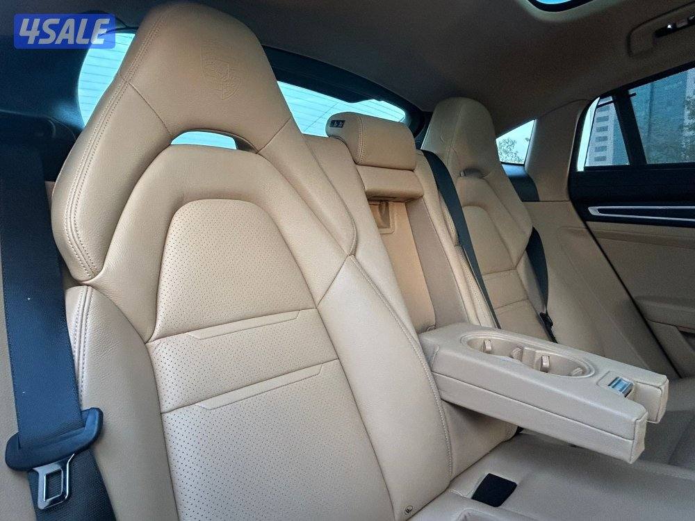 بورش باناميرا
Platinum Edition15