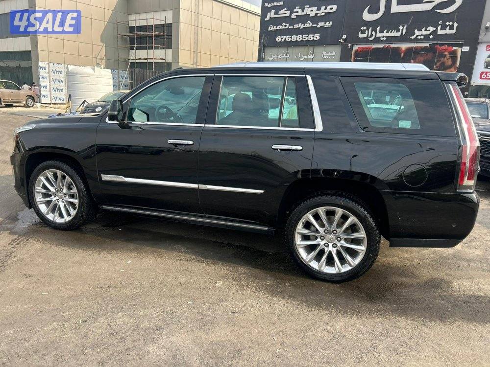 كاديلاك اسكاليد .V82