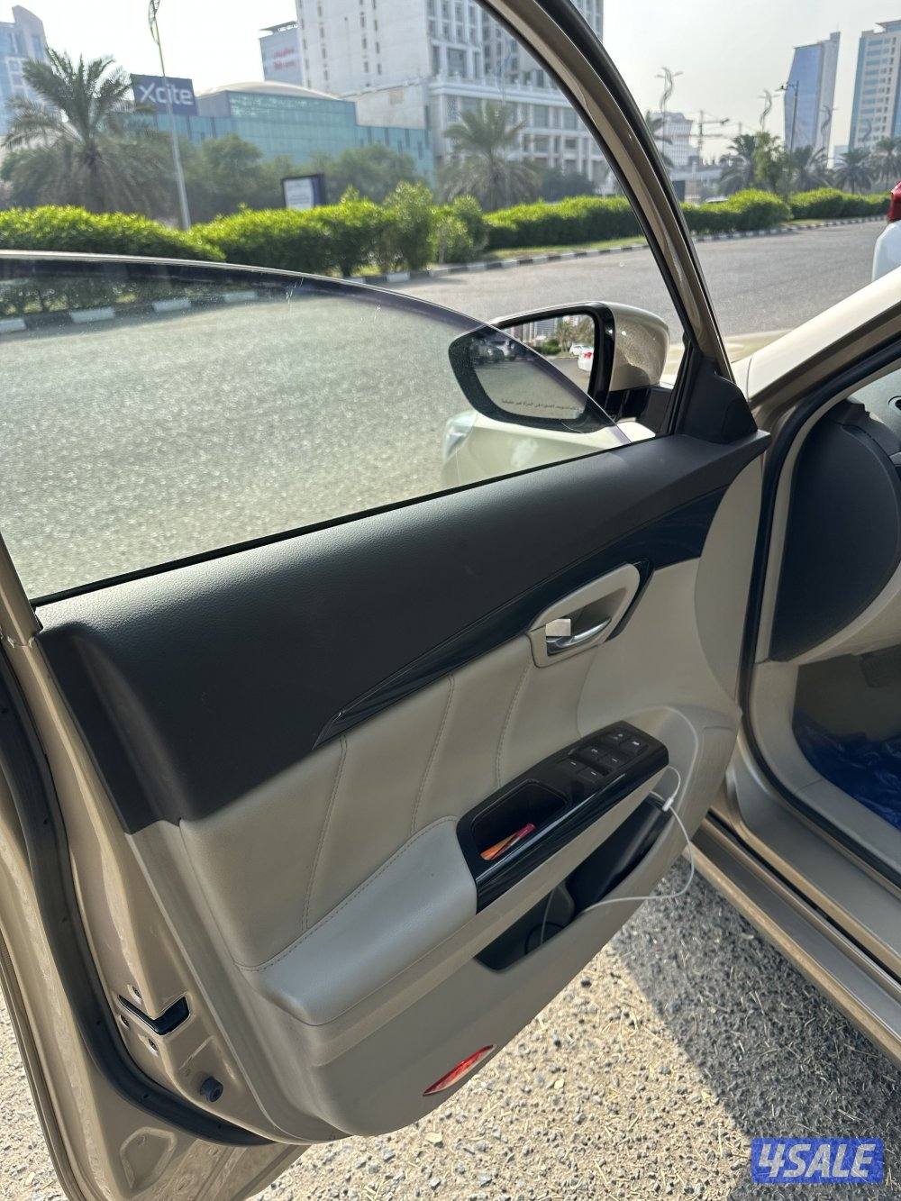 للبيع بيعة سمحه وسريعة GA6 السيارة بحالة الوكالة4