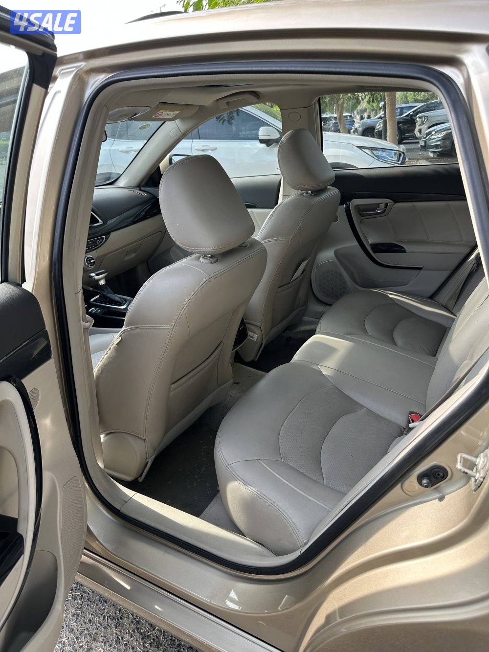 للبيع بيعة سمحه وسريعة GA6 السيارة بحالة الوكالة6