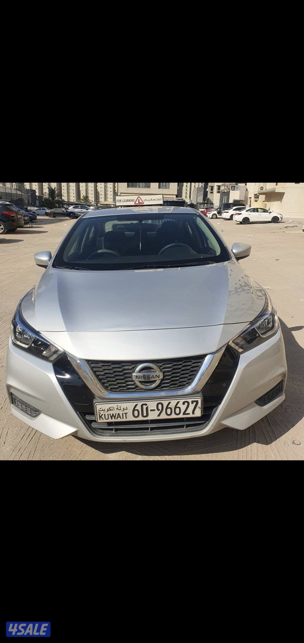 مدربه للتعليم قيادة السيارات0