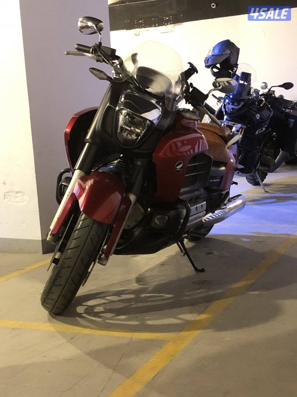 Honda goldwing valkyrie1800 abs النسخه التذكارية 401