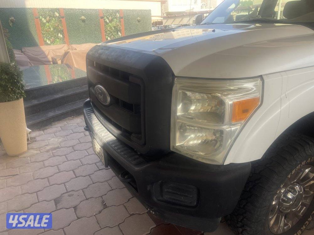 فورد 13 ديزل 4/4 مكينه 6،7 خليجي ماشي 95 الف كم شرط الفحص قابل للمساوم2