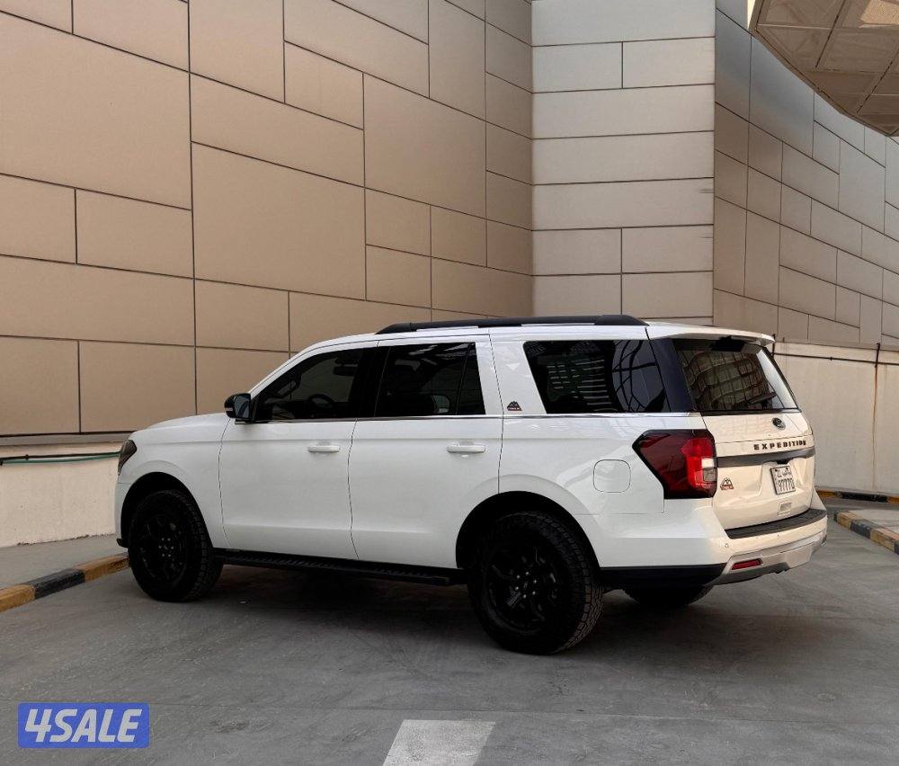 للبيع فورد اكسبدشن تمبرلاين موديل 2023 4x4 صبغ الوكالة تحت الكفالة4