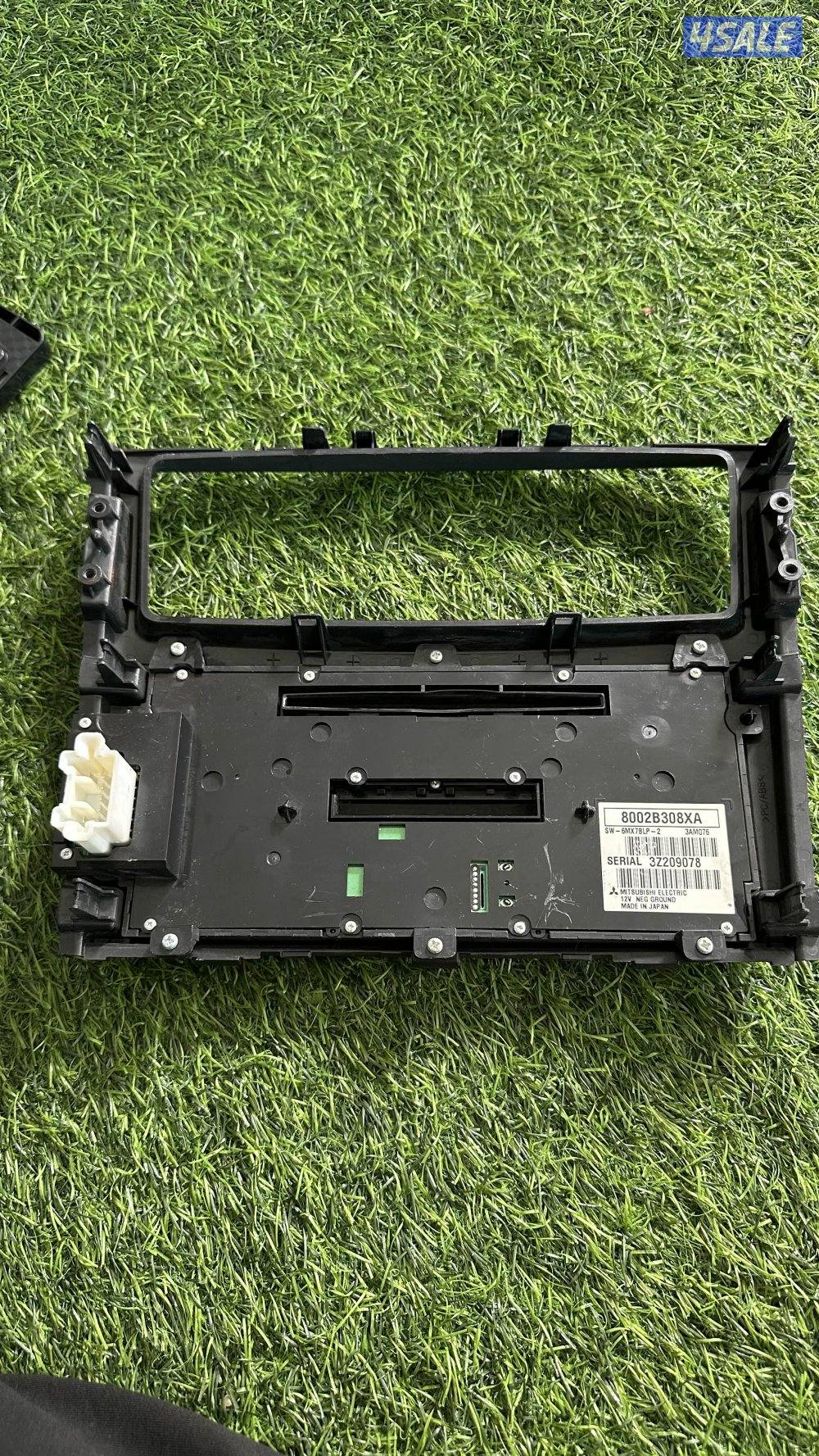 مسجل سيارة باجيرو موديل (2014) بحالة نظيفة جداً.6