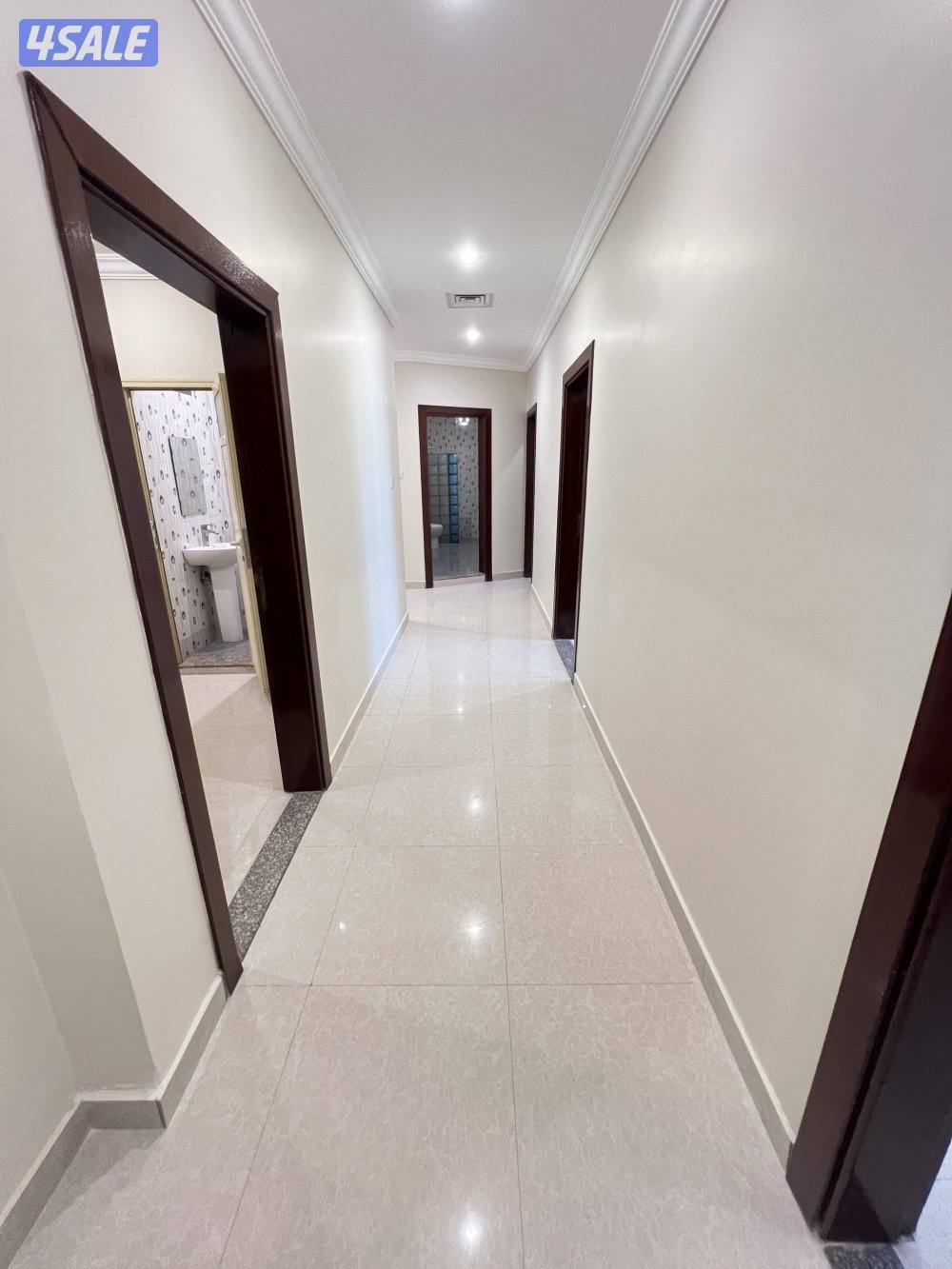 للايجار شقه الفحيحيل 5 غرف وشقه هديه اربع غرف0